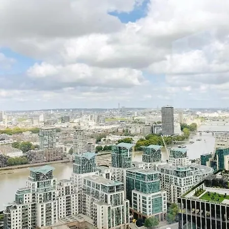 Luxury Central Flat With Stunning Views And Pool London Exterior photo