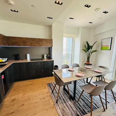 Luxury Central Flat With Stunning Views And Pool London Exterior photo