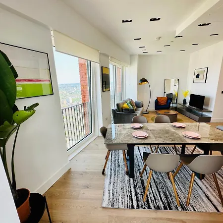 Luxury Central Flat With Stunning Views And Pool London Exterior photo