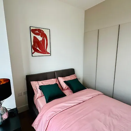 Luxury Central Flat With Stunning Views And Pool London Exterior photo