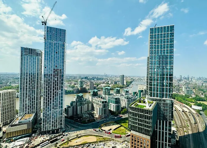 Luxury Central Flat With Stunning Views And Pool