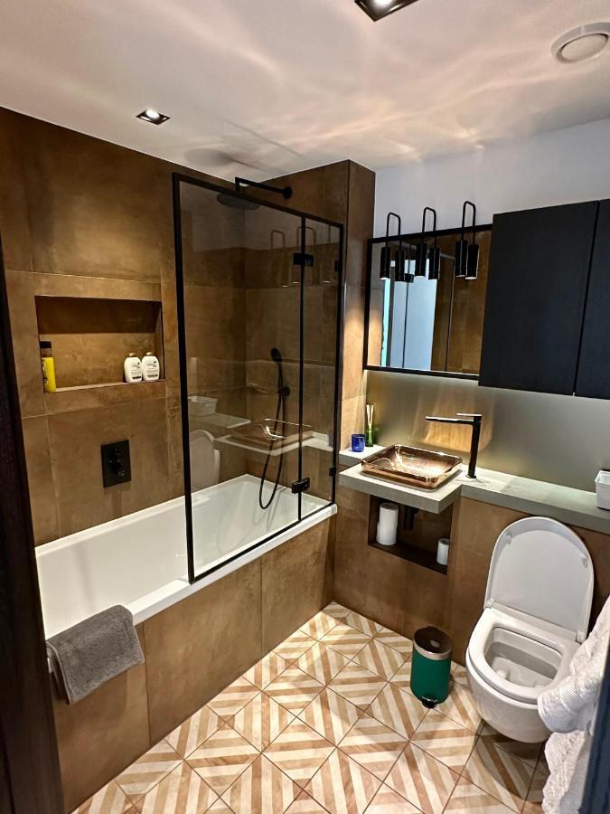 Luxury Flat With Stunning Views And Pool Apartment *