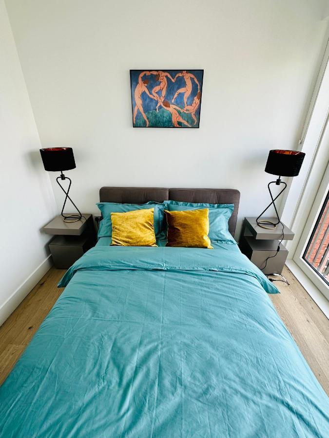 Luxury Flat With Stunning Views And Pool Apartment