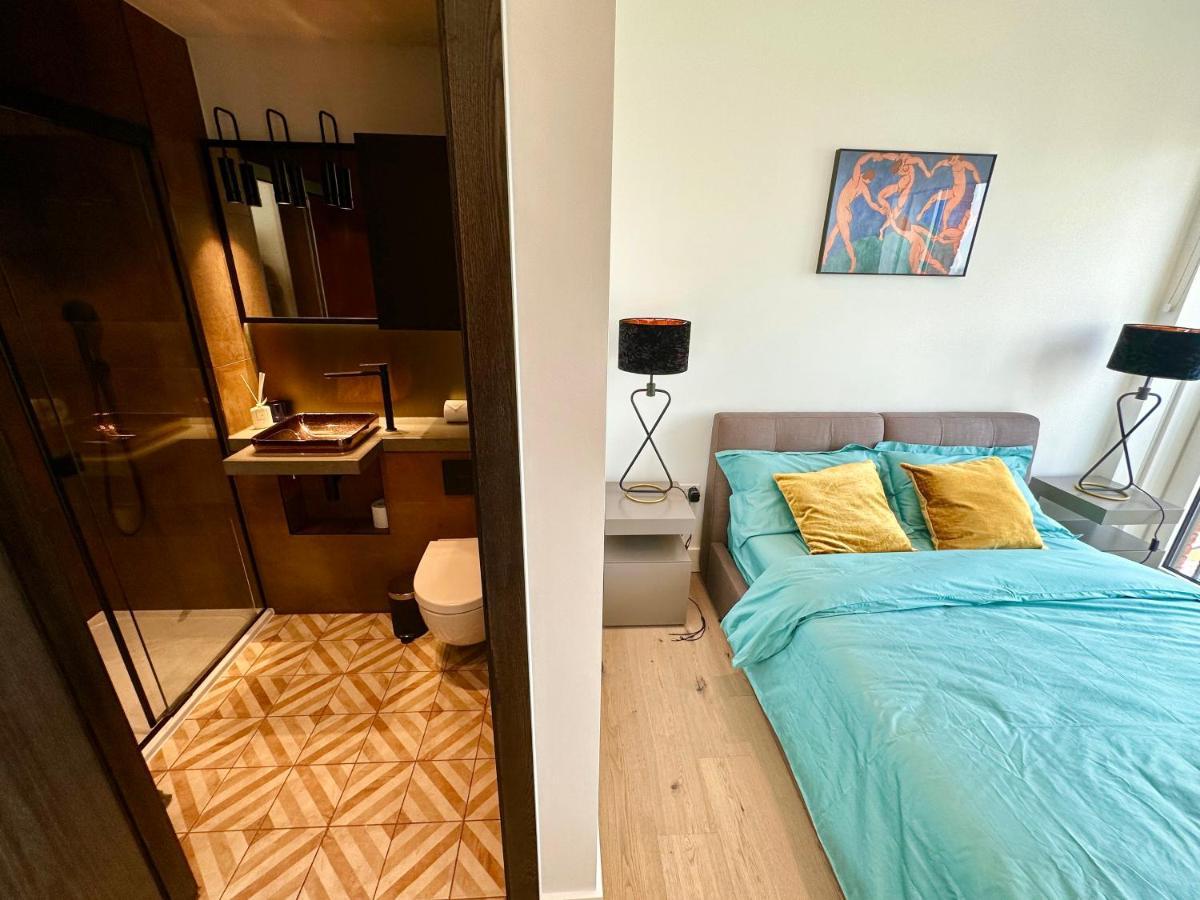 Apartment Luxury Flat With Stunning Views And Pool London