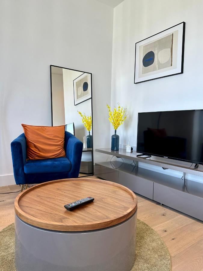 Apartment Luxury Flat With Stunning Views And Pool London
